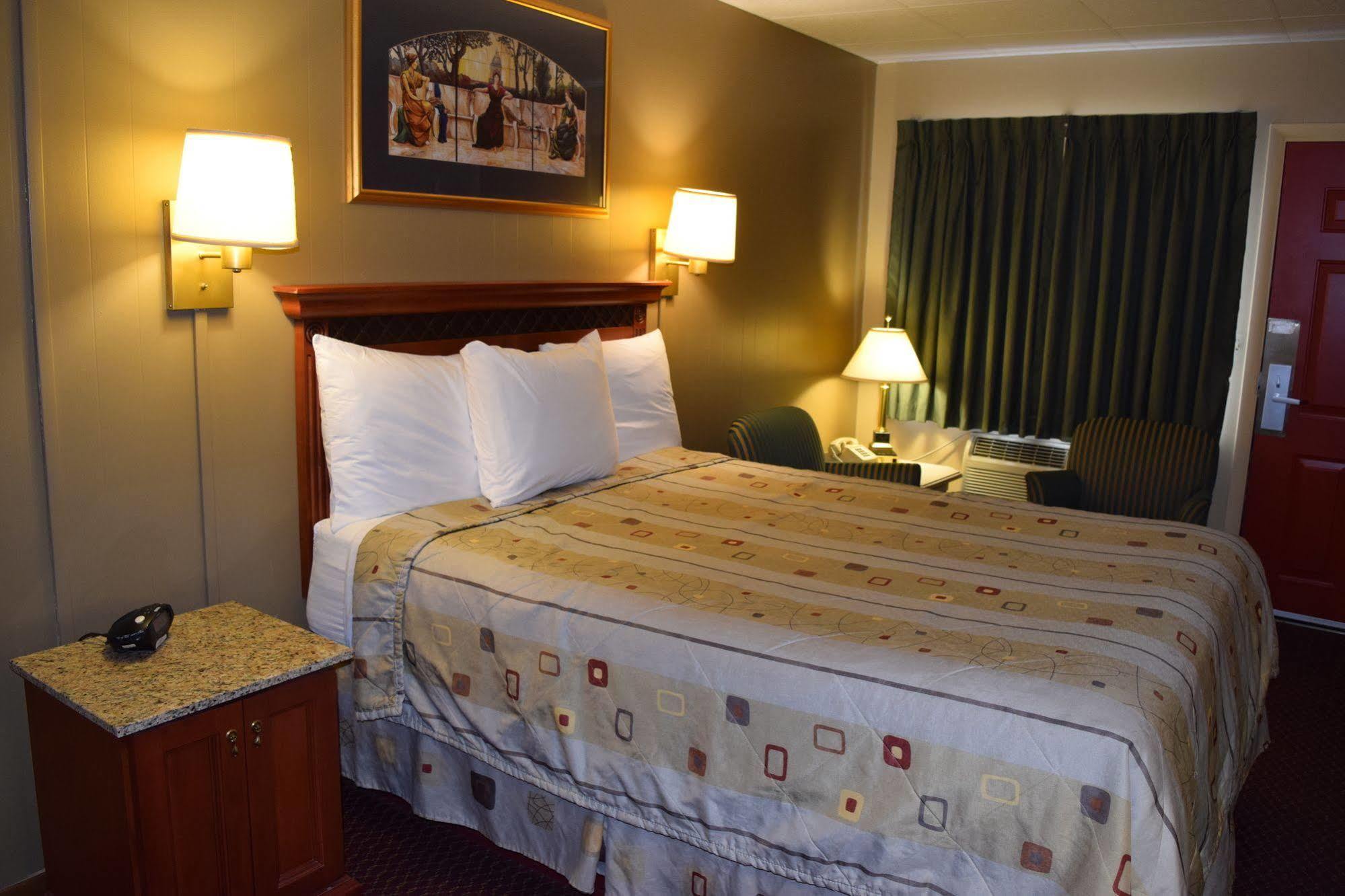 Economy Inn Taylorville Eksteriør bilde